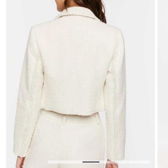 🌟 MUST GO 🌟 Forever 21 Cropped Frayed-Trim Blazer - Picture 6 of 8